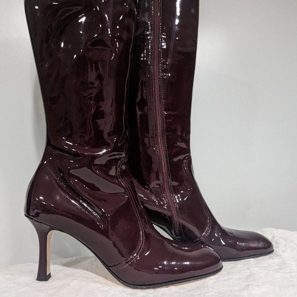 Beautiful Issac Mizrahi Knee High Burgundy Patent Leather Boots 10 M